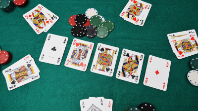 Tìm hiểu về Poker: Những điều cần biết trước khi bắt đầu chiến thắng